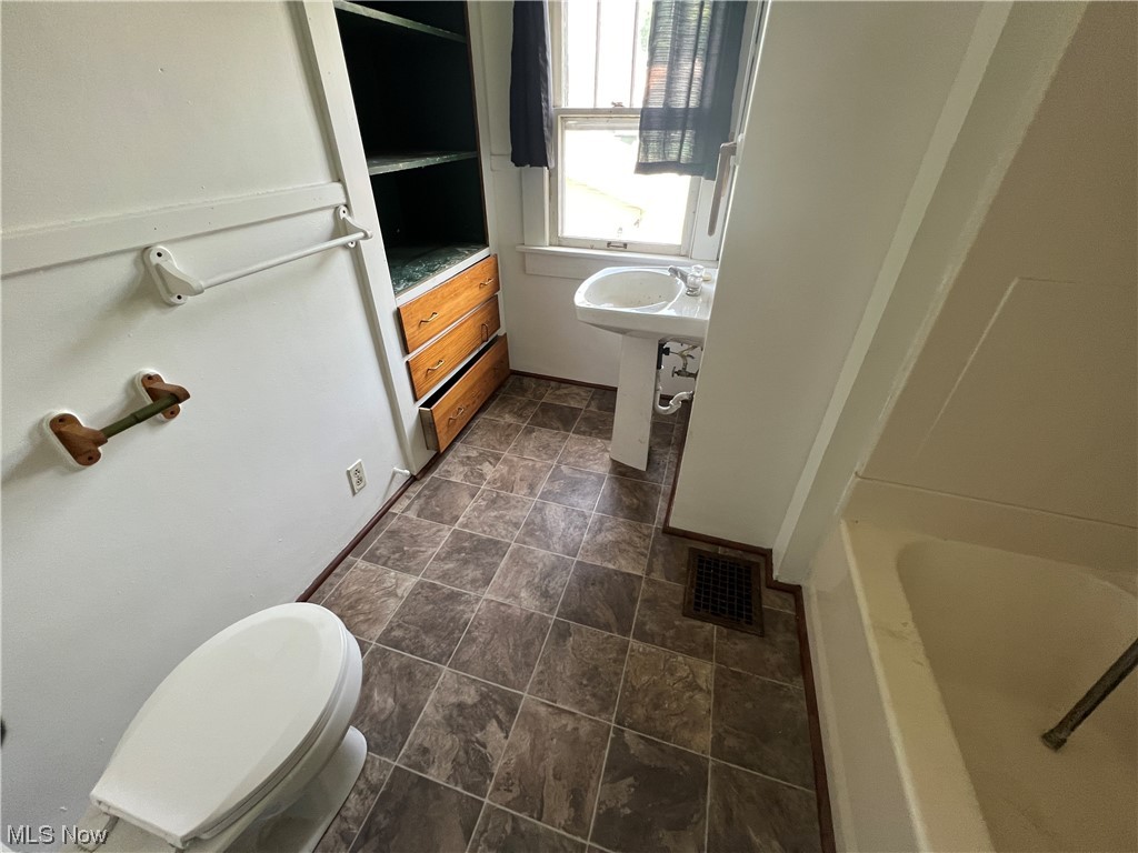 Deardorff & Slingluffs Sub - Residential Lease