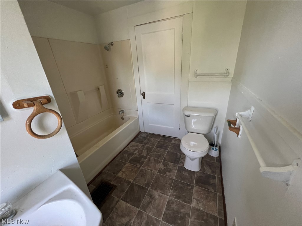 Deardorff & Slingluffs Sub - Residential Lease