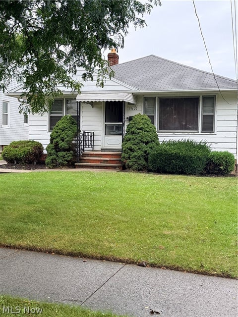 Homes For Sale - 15401 Ramage Avenue<br/> Maple Heights, OH 44137