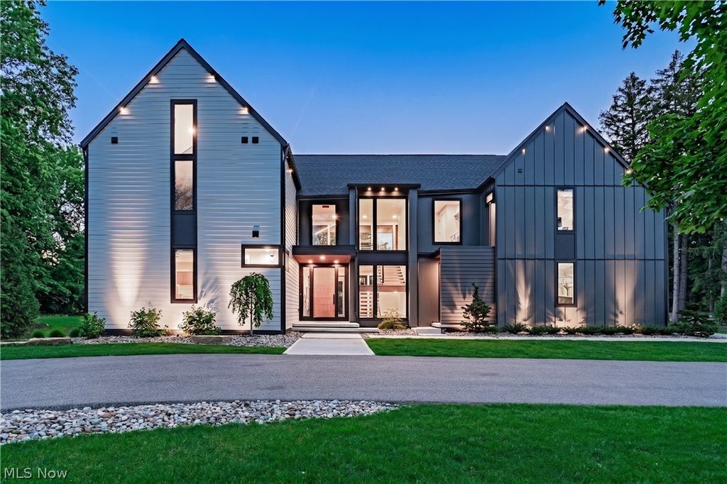 Photo of 4320 Lander Road, Orange Village, OH 44022 (MLS # 5202078)