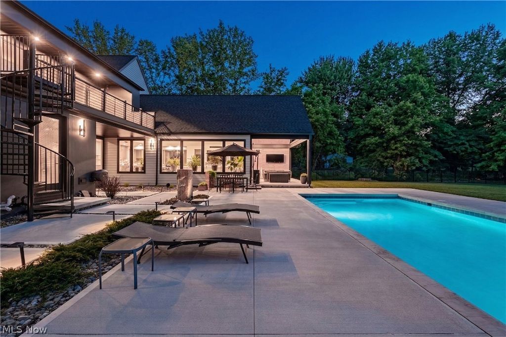 Photo of 4320 Lander Road, Orange Village, OH 44022 (MLS # 5202078)