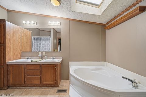 Tiny photo for 4613 N Lake Road, West Farmington, OH 44491 (MLS # 5210556)