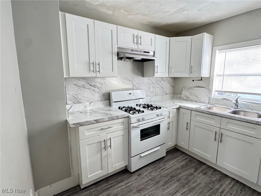 Blue Pond - Residential