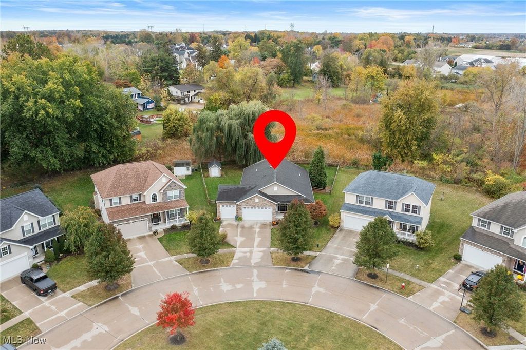 Photo of 39115 Crescent Drive, Avon, OH 44011 (MLS # 5166536)