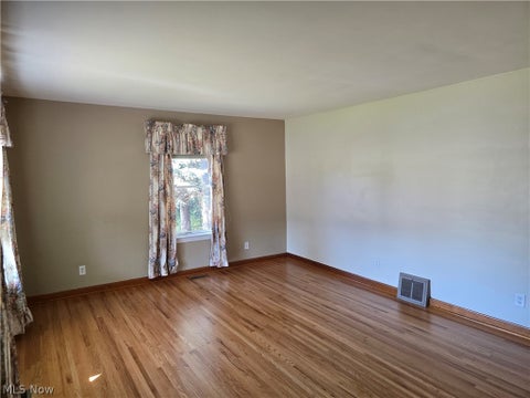 Tiny photo for 2783 9th Street, Cuyahoga Falls, OH 44221 (MLS # 5240859)