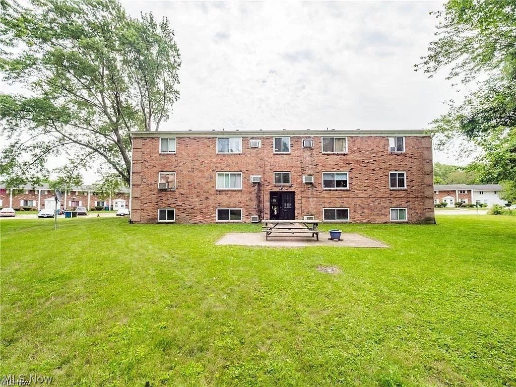 640 S Shore Court