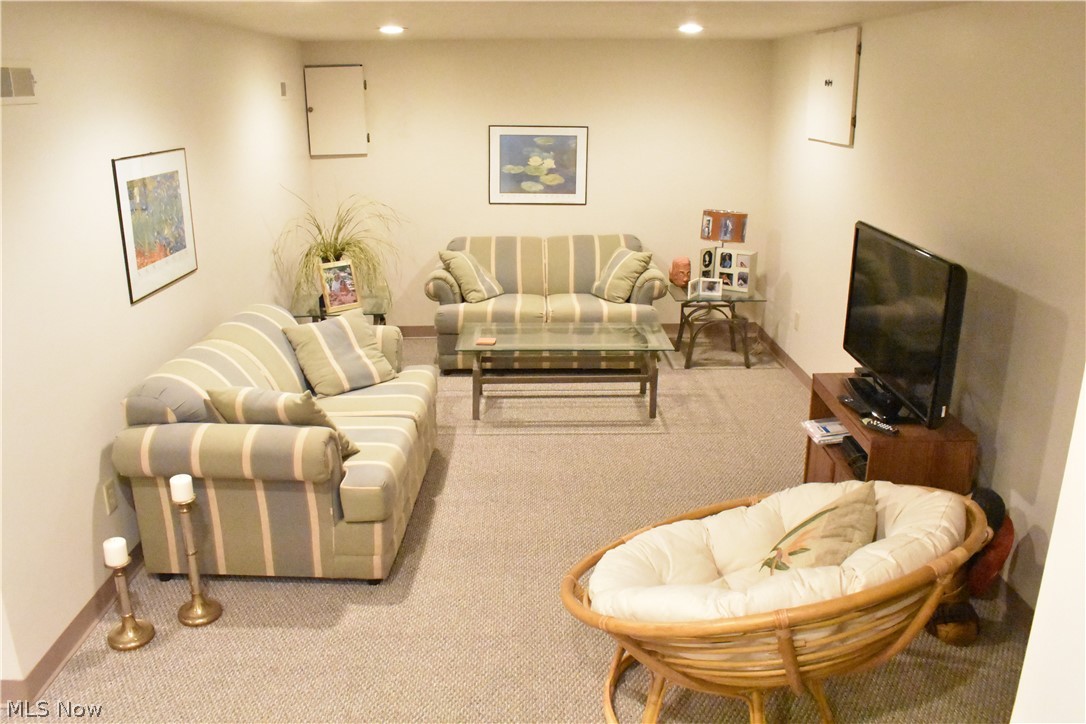 Applewoods Cross Condo - Residential