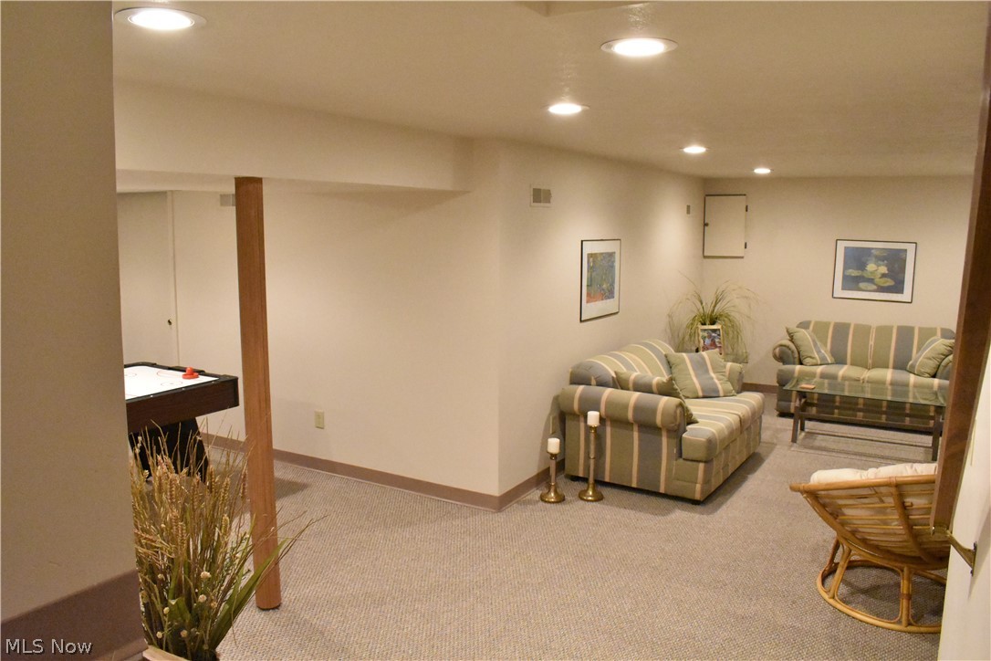 Applewoods Cross Condo - Residential