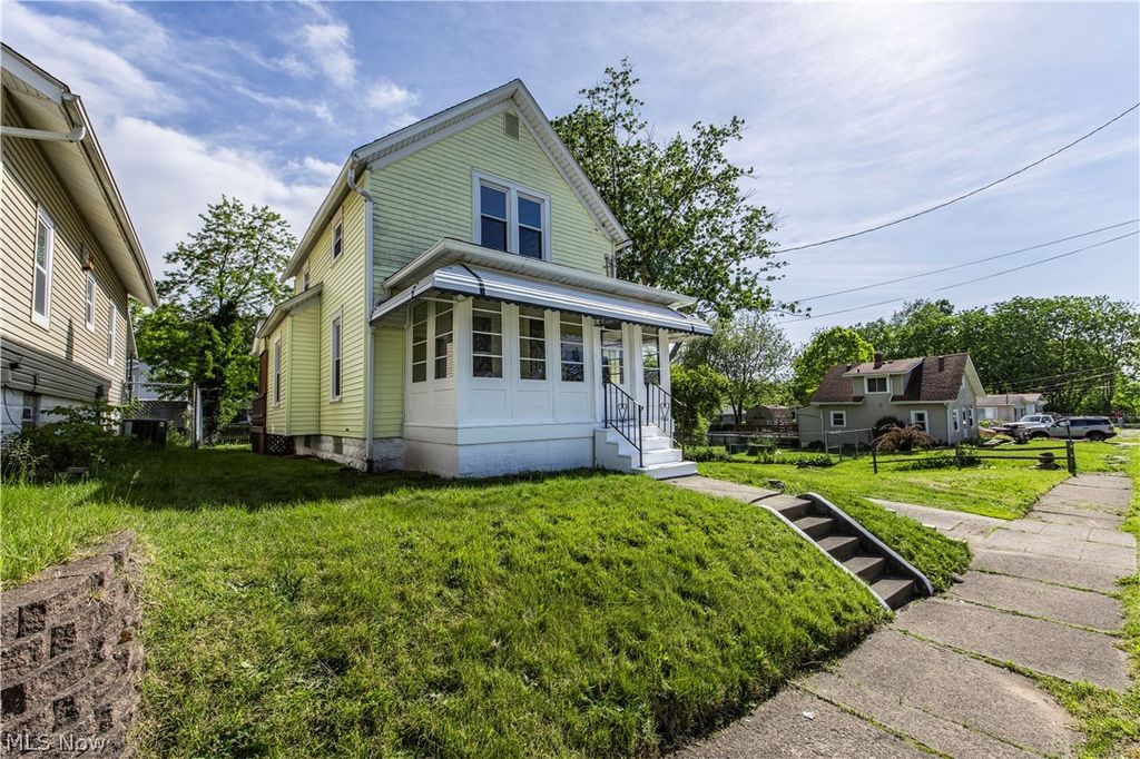 Photo of 1304 Nestor Avenue, Akron, OH 44314 (MLS # 5212673)