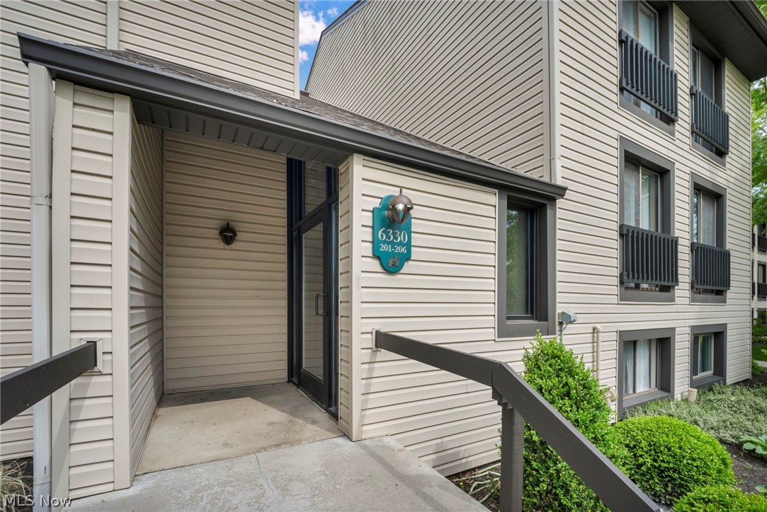 Oak Knolls Condo - Residential