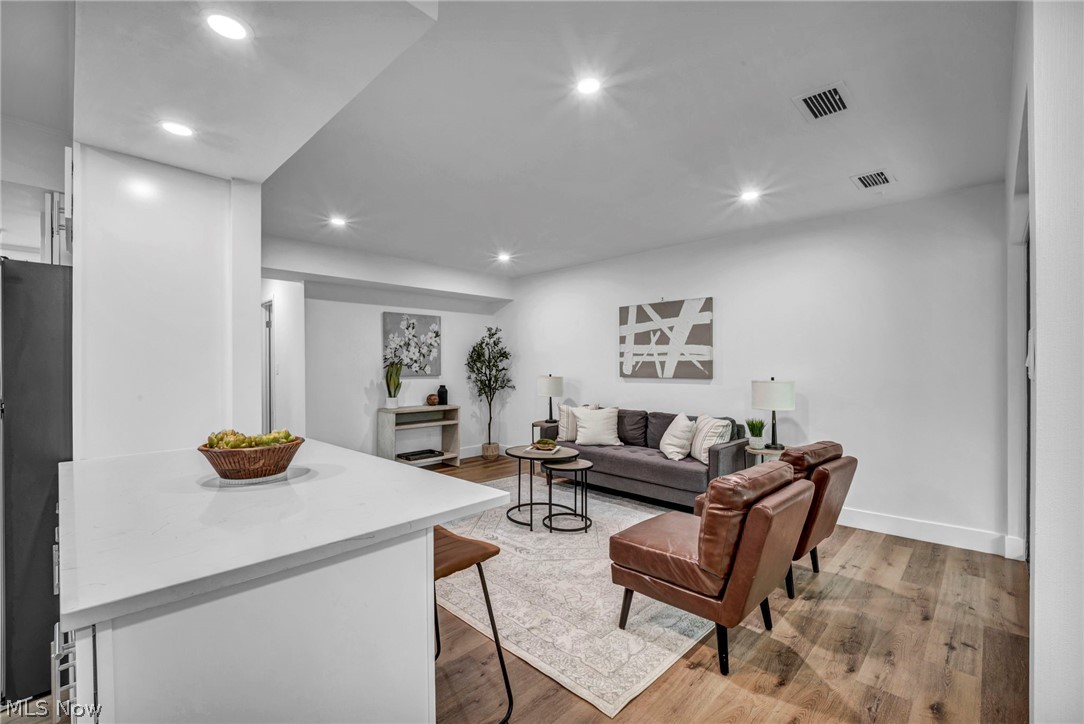 Oak Knolls Condo - Residential