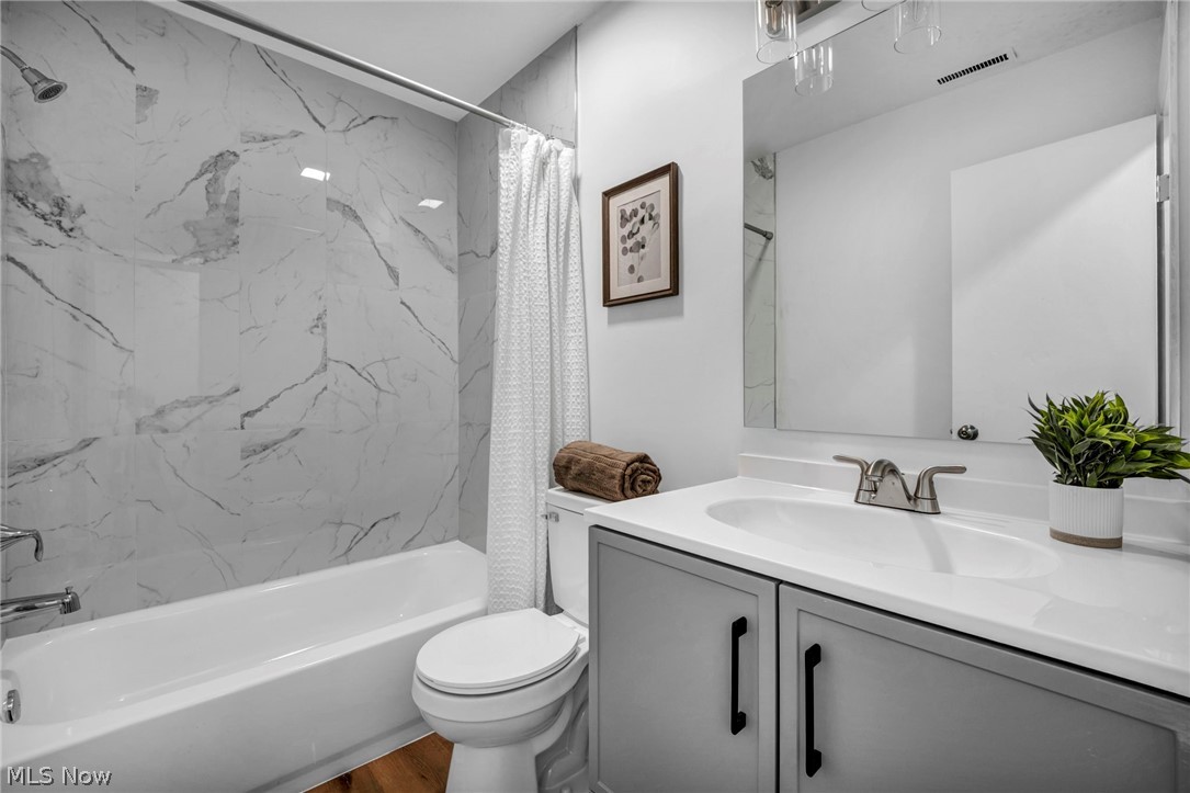 Oak Knolls Condo - Residential