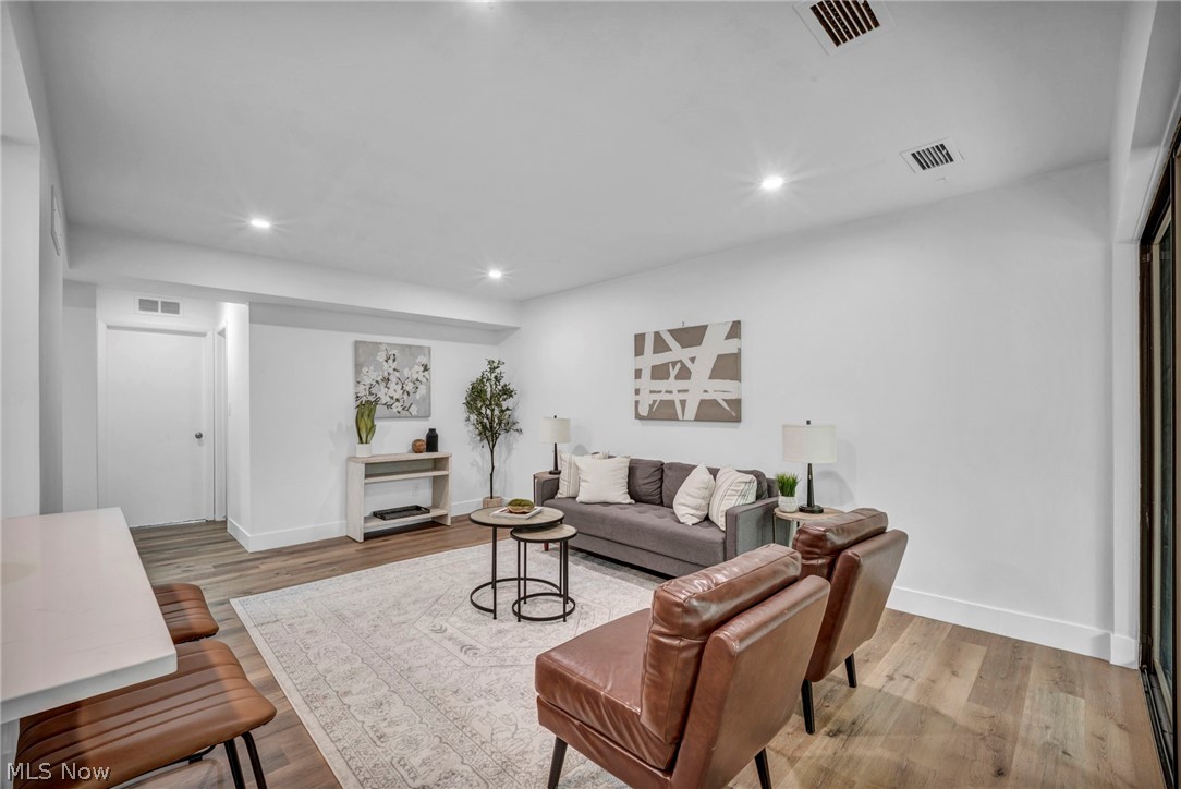 Oak Knolls Condo - Residential