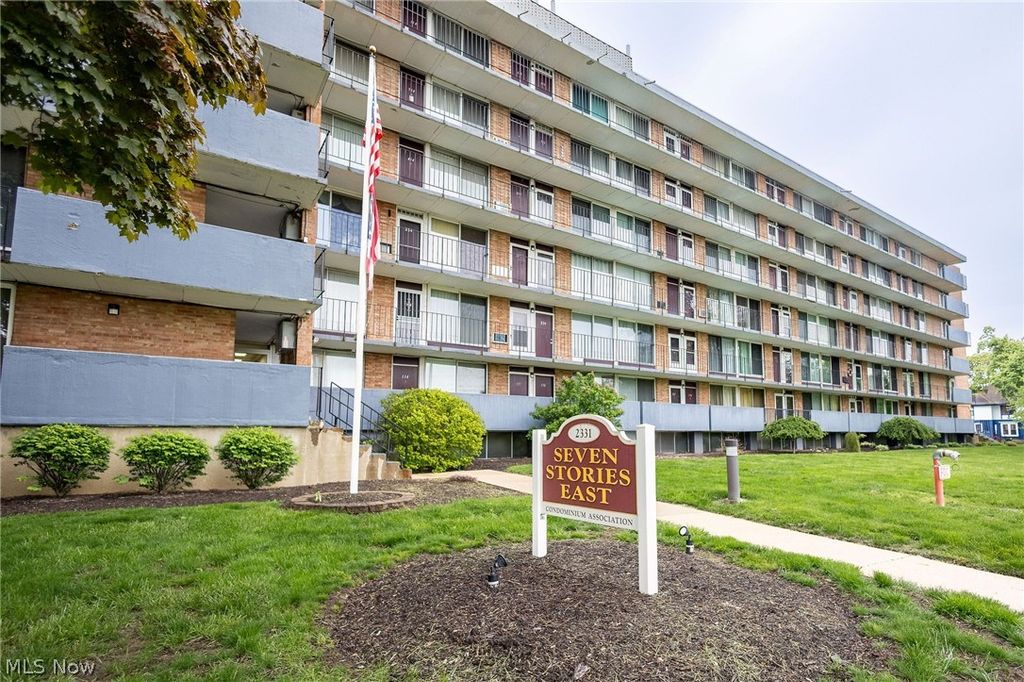 Photo of 2331 E Market Street #124, Akron, OH 44312 (MLS # 5200219)