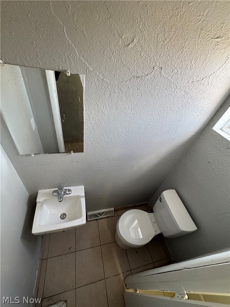 Banbury Village Condo - Residential