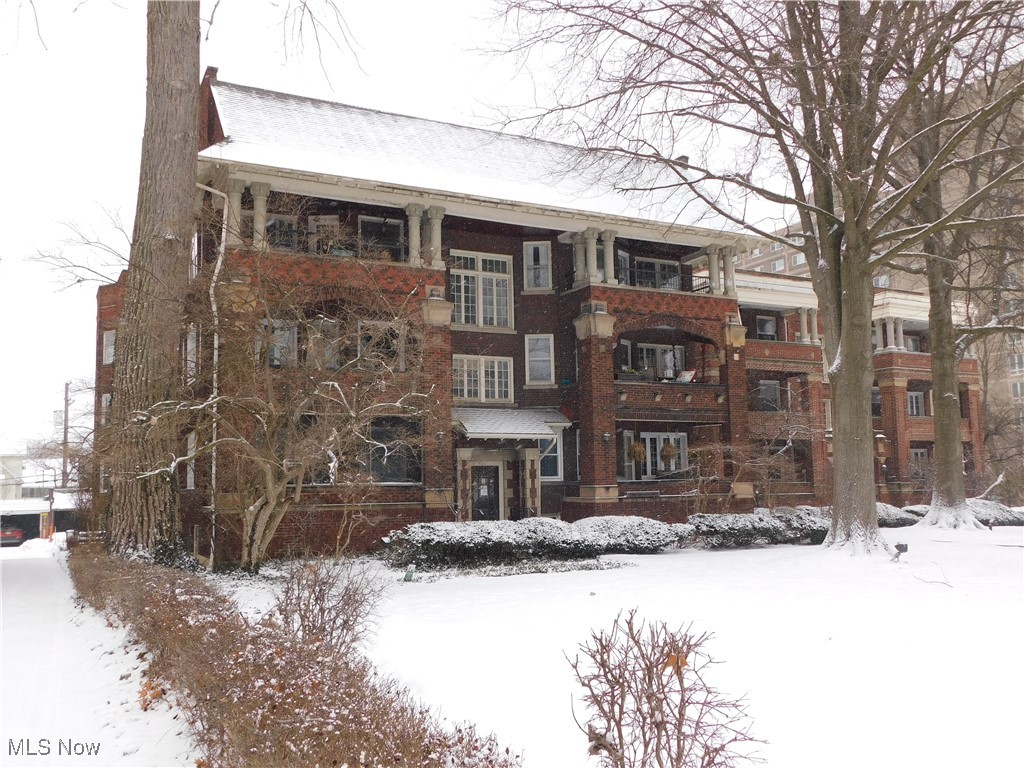 2707 Lancashire Road #13, Cleveland Heights, Ohio image 2