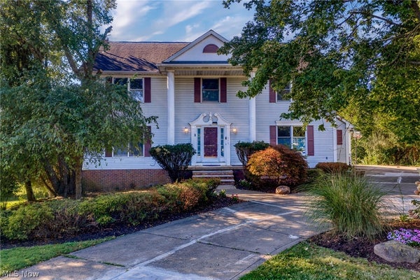 111 WAVERLY LN, CHAGRIN FALLS, OH 44022 - Image df4507d57171663dce869ec3e4127458/3513708868