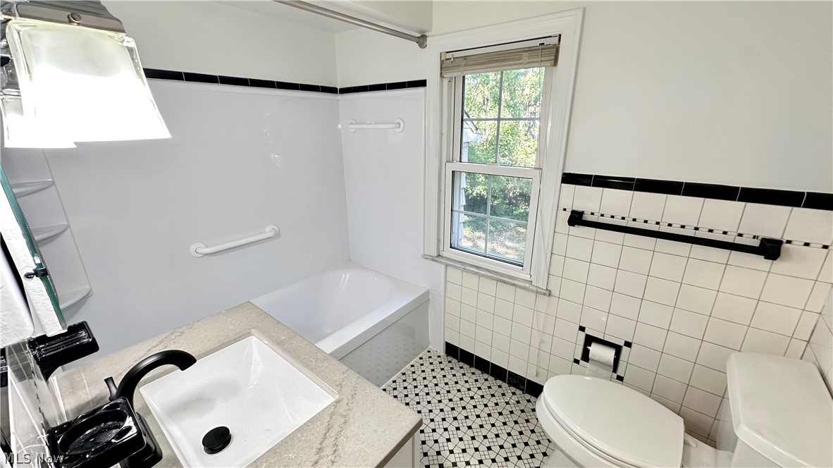 Forest Hill 14 - Residential Lease