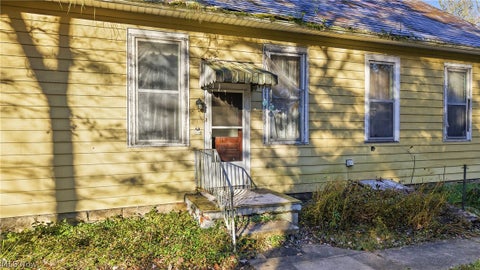 Tiny photo for 42216 State Route 154, Lisbon, OH 44432 (MLS # 5254574)