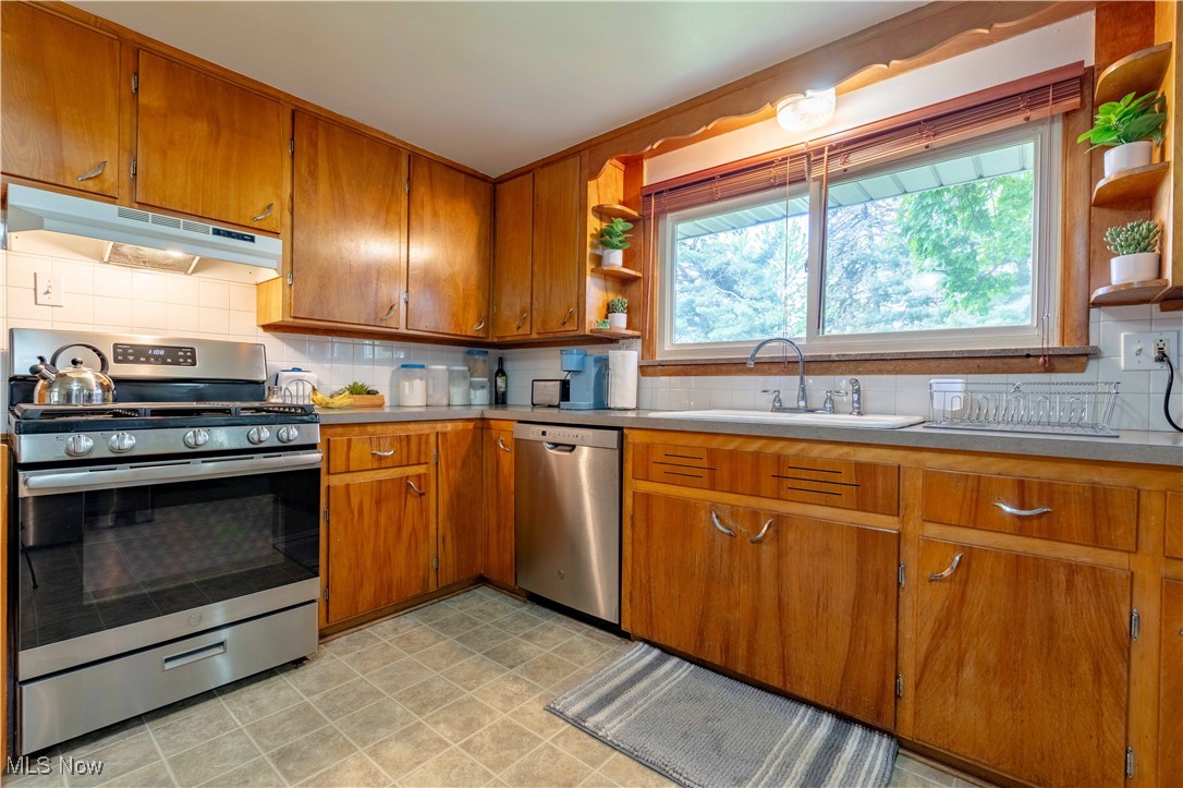 229 Locke Avenue, Massillon, Ohio image 13