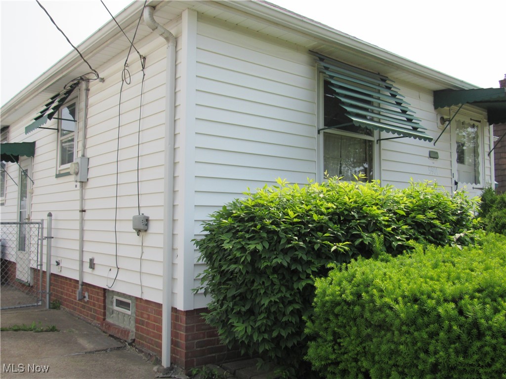 5901 Delora Avenue, Cleveland, Ohio image 3