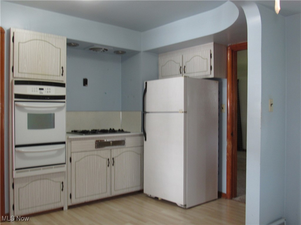 5901 Delora Avenue, Cleveland, Ohio image 8