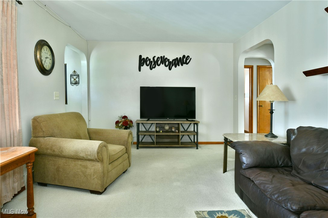 239 Elmwood Drive, Hubbard, Ohio image 8
