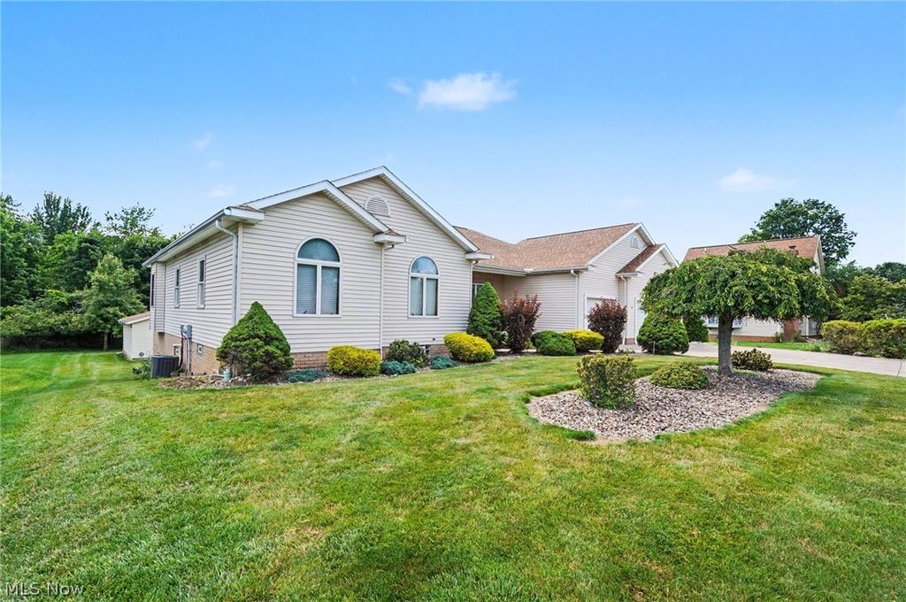 Photo of 846 Jennifer Trail, Tallmadge, OH 44278 (MLS # 5218717)