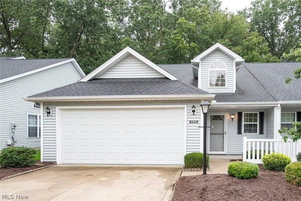 30281 SUGAR SAND LN, NORTH OLMSTED, OH 44070 - Image df5eadf35aa55e562947ec2a16a809df/3815626137