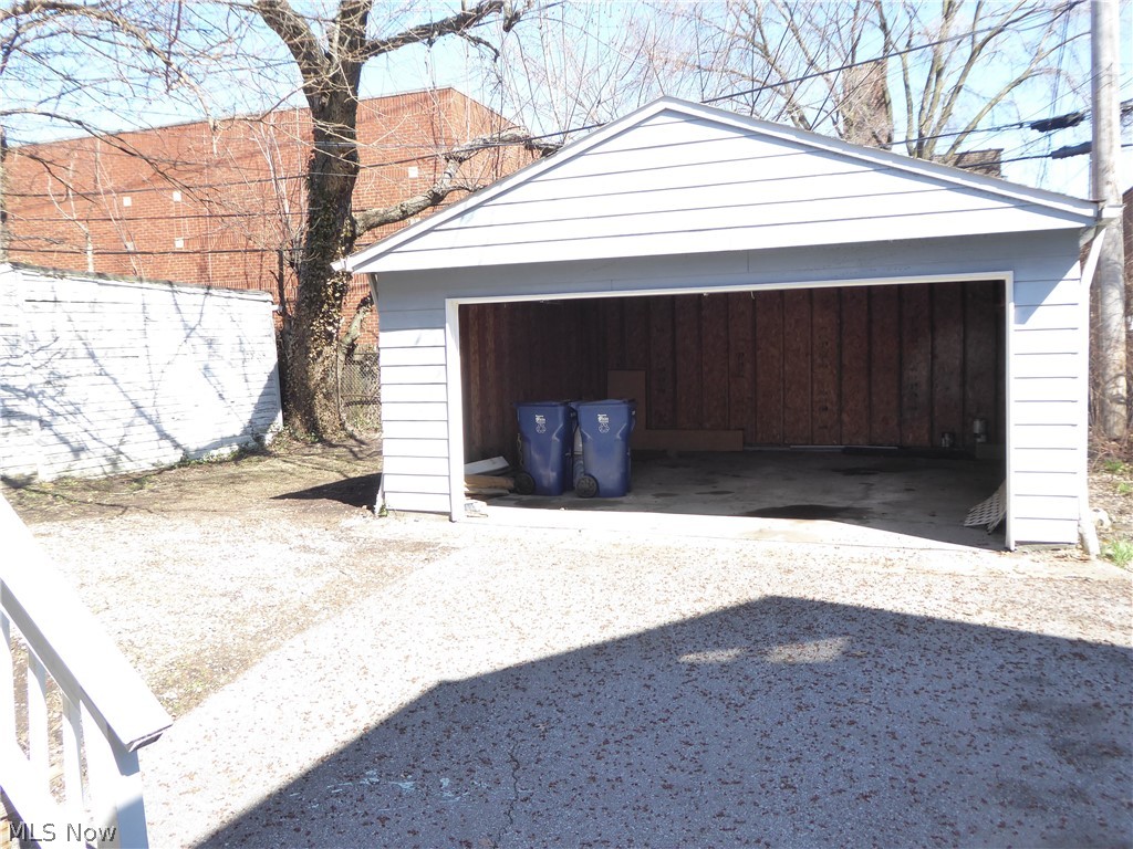 Meadowbrook Land Cos Allotmen - Residential Income