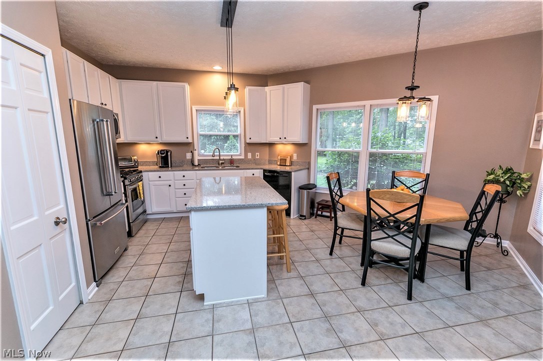 Red Tail - Residential