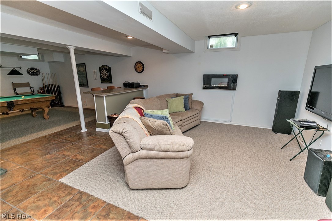 Red Tail - Residential