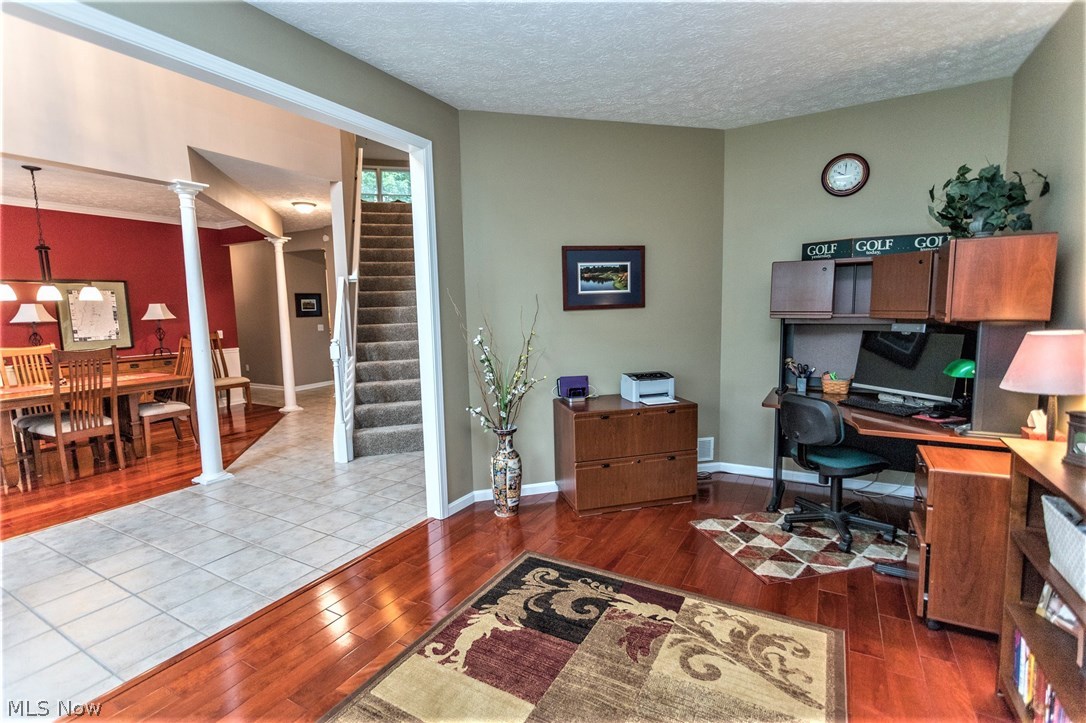 Red Tail - Residential