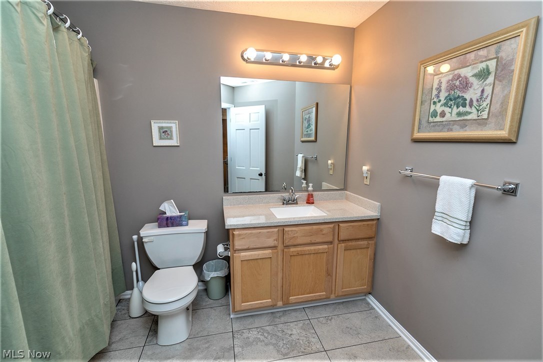 Red Tail - Residential