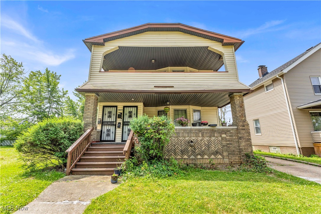 14614 Glendale Ave | Unit 2, Cleveland - Spacious 2 bed 1 bath multi-family home! //
$ 795 rent / $ 795 deposit //
$55 application fee per adult //
1-2 pets OK in this unit. After application pre-approval, a PetScreening is required for any animals to proceed with one of our properties; a PetScreening affidavit is still required if you have no pets. (Some breed restrictions apply per HUD guidelines). //
NO SMOKING //
1 time $139 non-refundable set up fee paid at lease signing //
$35/month required resident benefit package; can include personal property/liability insurance for an additional $10/month for $45/month total. //
After application Pre-Approval 1 applicant per household application is required to fill out a PetScreening application, before being about to proceed with placing a Reservation Fee for one of our properties. You will receive a pre-approval for your application and in order to proceed, the PetScreening is required. Even if you have NO pets - this application must be filled out. One time, non-refundable pet fee of $250-600 per animal applies to all pets & must be paid before or when you pay your first month rent. (No fee for qualified assistance animals). //
Our application is processed through secure site: Findigs, and they require ID and income verification. Without this, your application will not be processed. They offer 24/7 chat support on their application directly if you have any questions. //
BEDROOMS: 2 //
BATHROOMS: 1 //
APPLIANCES PROVIDED: Fridge //
UTILITIES / RESIDENT RESPONSIBILITY: Resident pays gas and electric and is responsible for snow removal. //
Serious inquiries only.