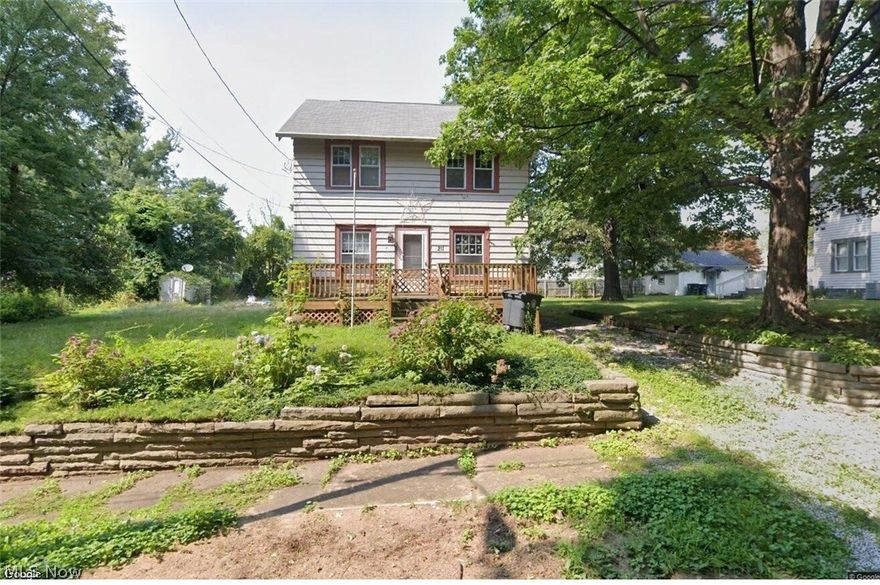 Great opportunity to own this spacious solid house located on two parcels of land. The rooms are of good size. Brand new mechanicals: furnace and water heater installed in December 2022. Interior pictures are coming soon. Fresh painting and carpeting are needed. Windows, roof, and siding are newer. The house sits on the hill with a natural forest with mature trees just across the super quiet street.
Come to see this nice house to enjoy total serenity and amazing views from your porch.