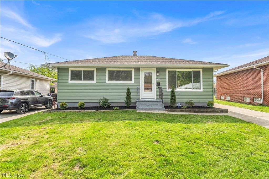 Photo of 4171 Plymouth Road, Old Brooklyn, OH 44109 (MLS # 5207940)