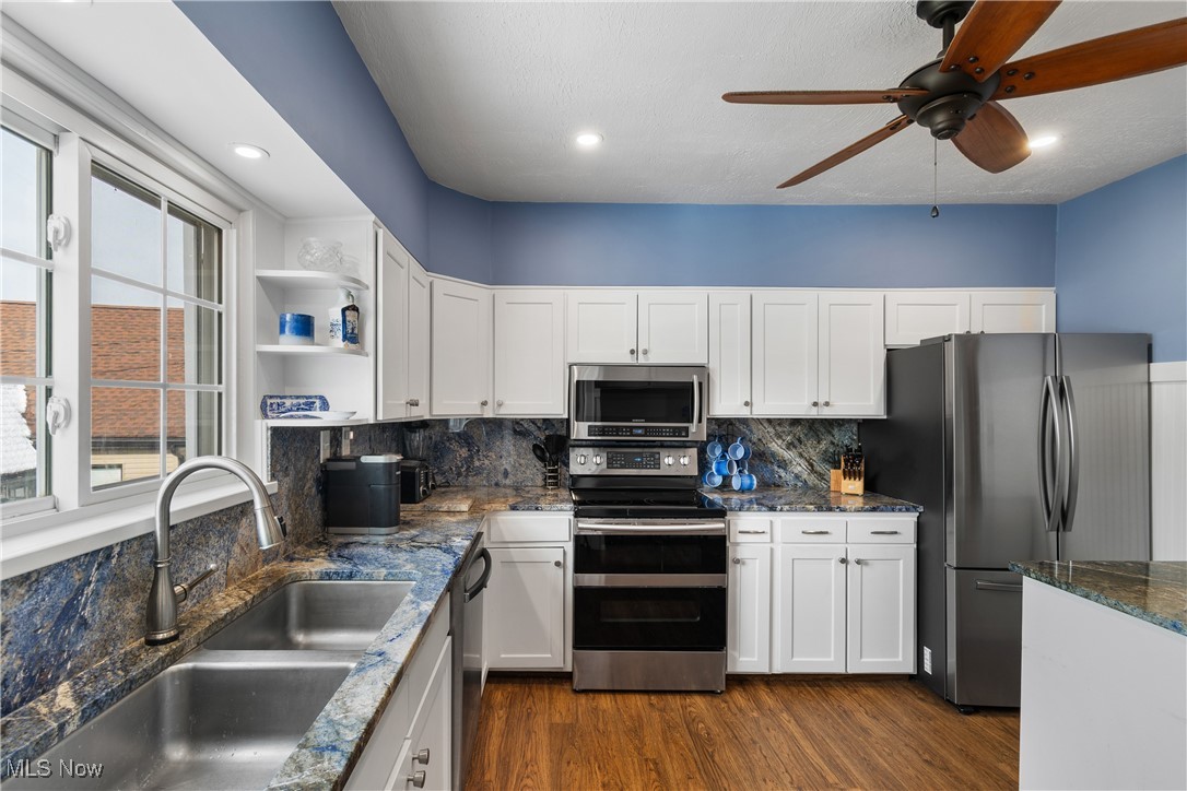 Oak Point - Residential