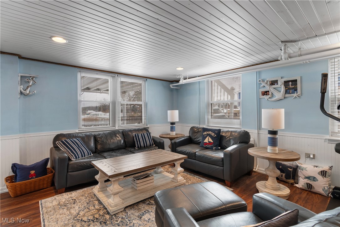 Oak Point - Residential