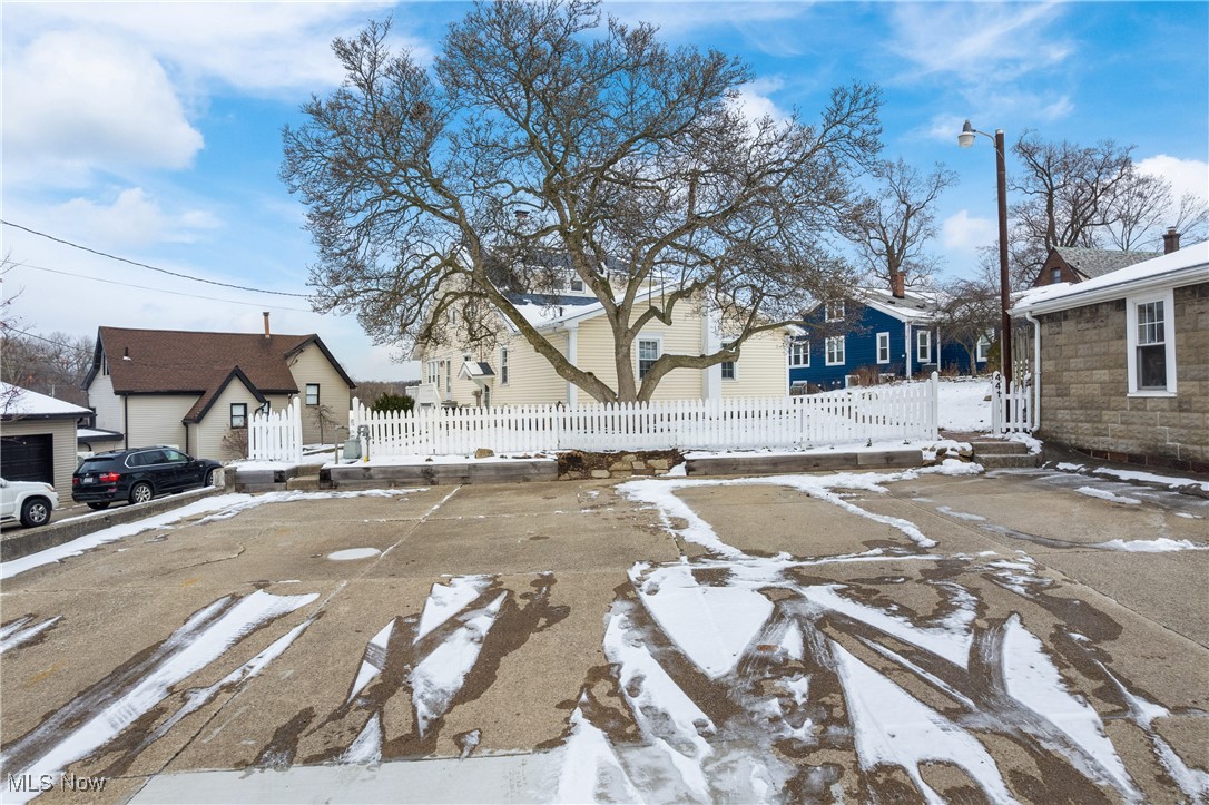 Oak Point - Residential