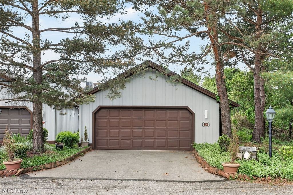 Photo of 31 Pinewood Drive, Medina, OH 44256 (MLS # 5211482)