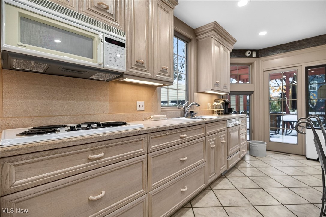 Associated Investment Co Taylo - Residential