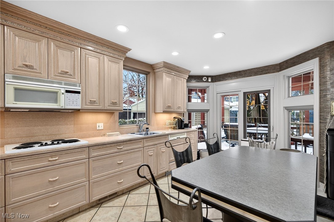 Associated Investment Co Taylo - Residential