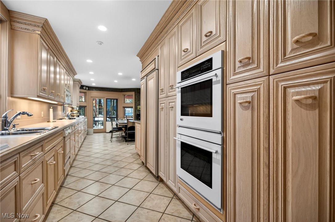 Associated Investment Co Taylo - Residential