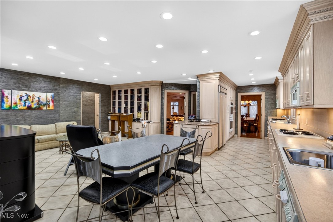 Associated Investment Co Taylo - Residential