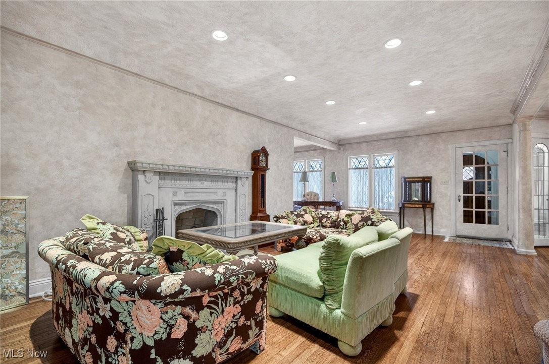 Associated Investment Co Taylo - Residential