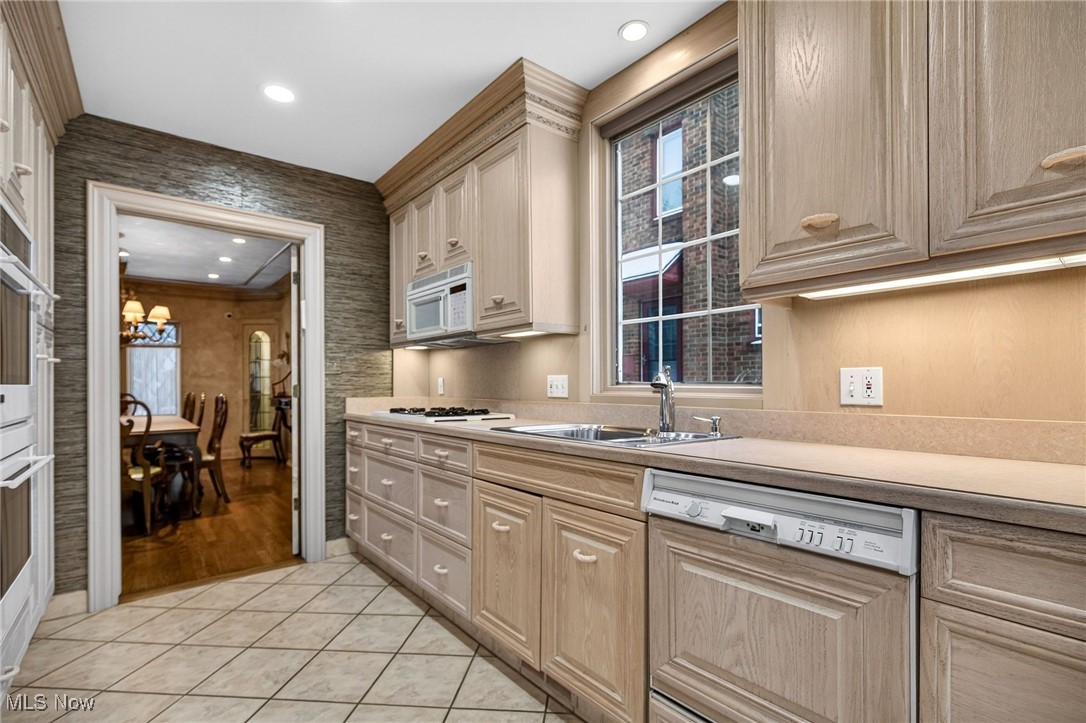 Associated Investment Co Taylo - Residential