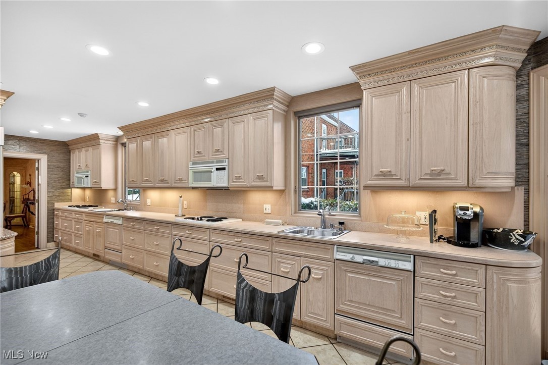 Associated Investment Co Taylo - Residential