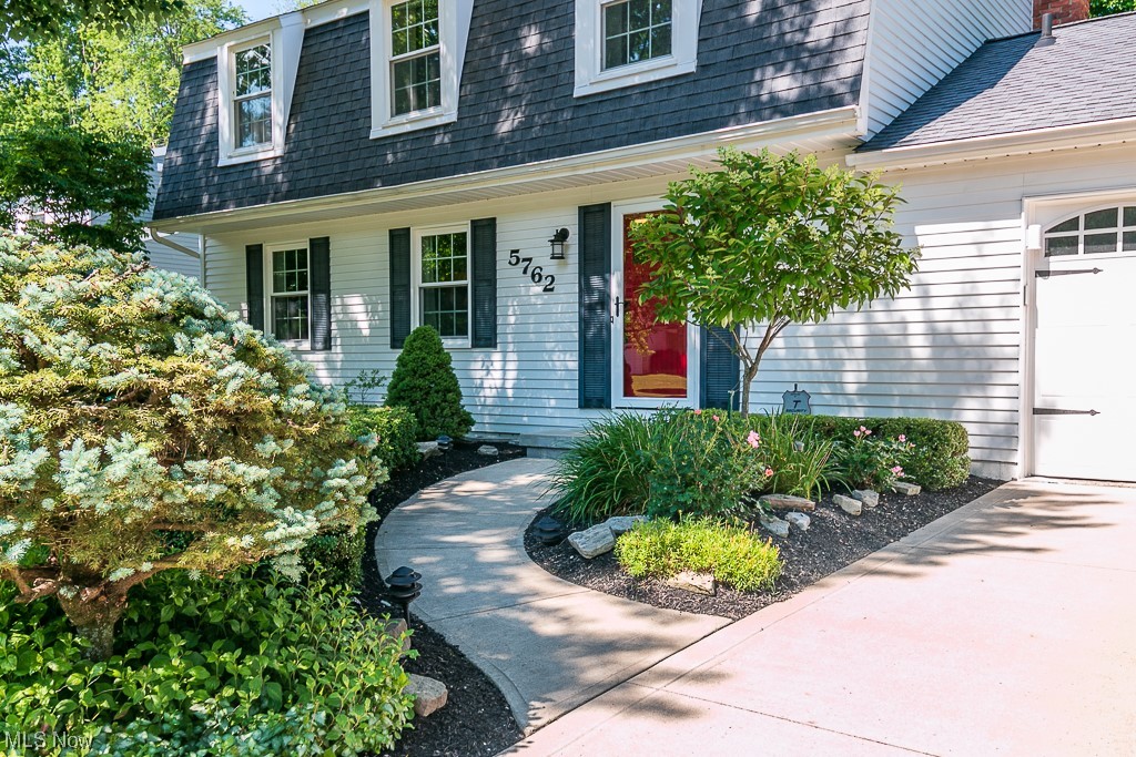 Lake Grove Estates - Residential