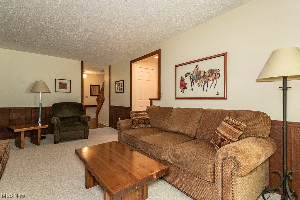 Lake Grove Estates - Residential